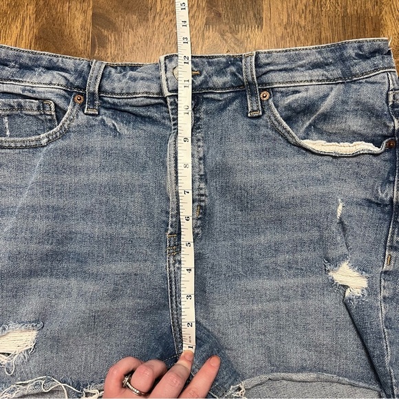Old Navy OG Short High Rise Distressed Denim Women Shorts 14 Denim Blue Jean - Picture 7 of 7
